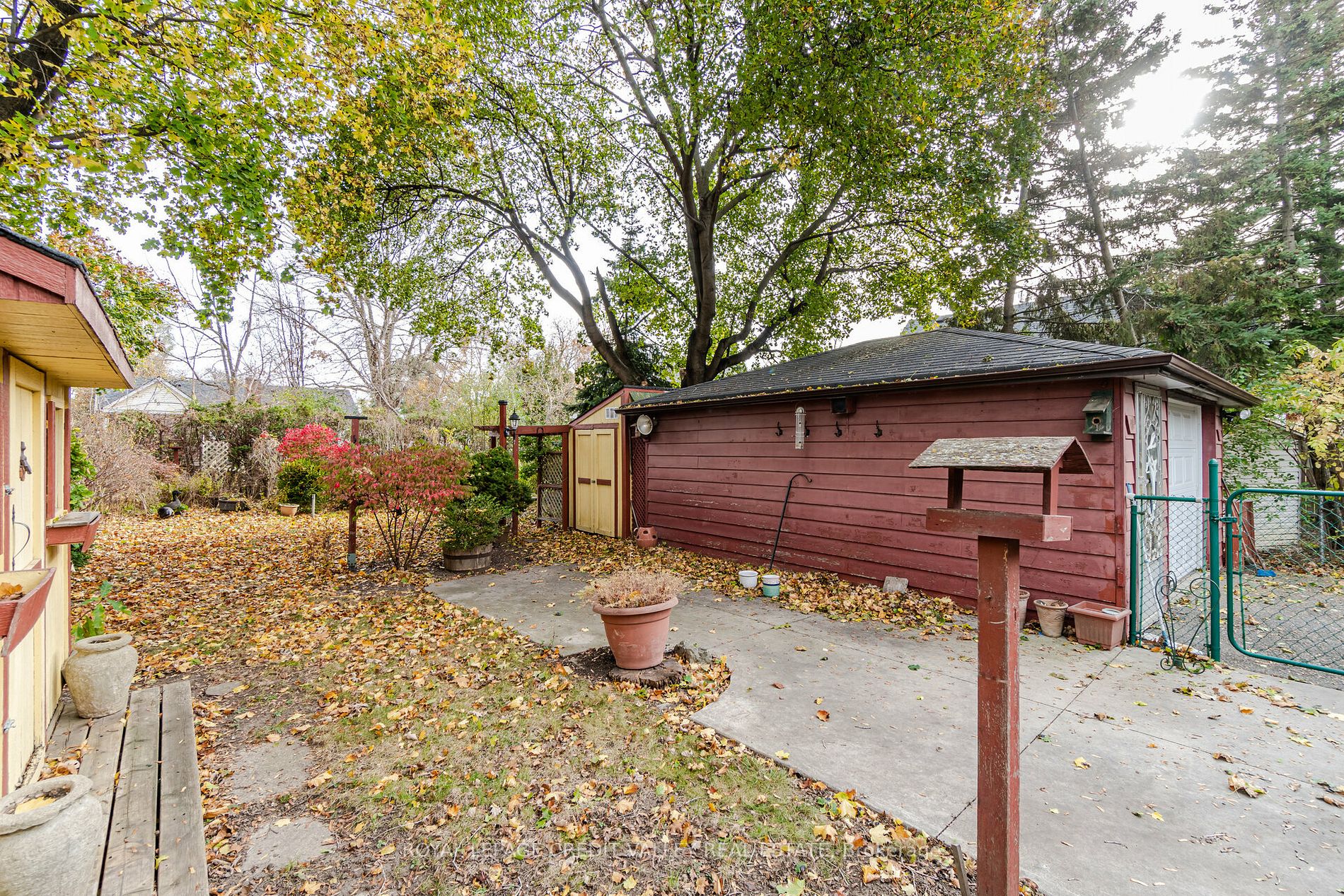 121 Denison Ave