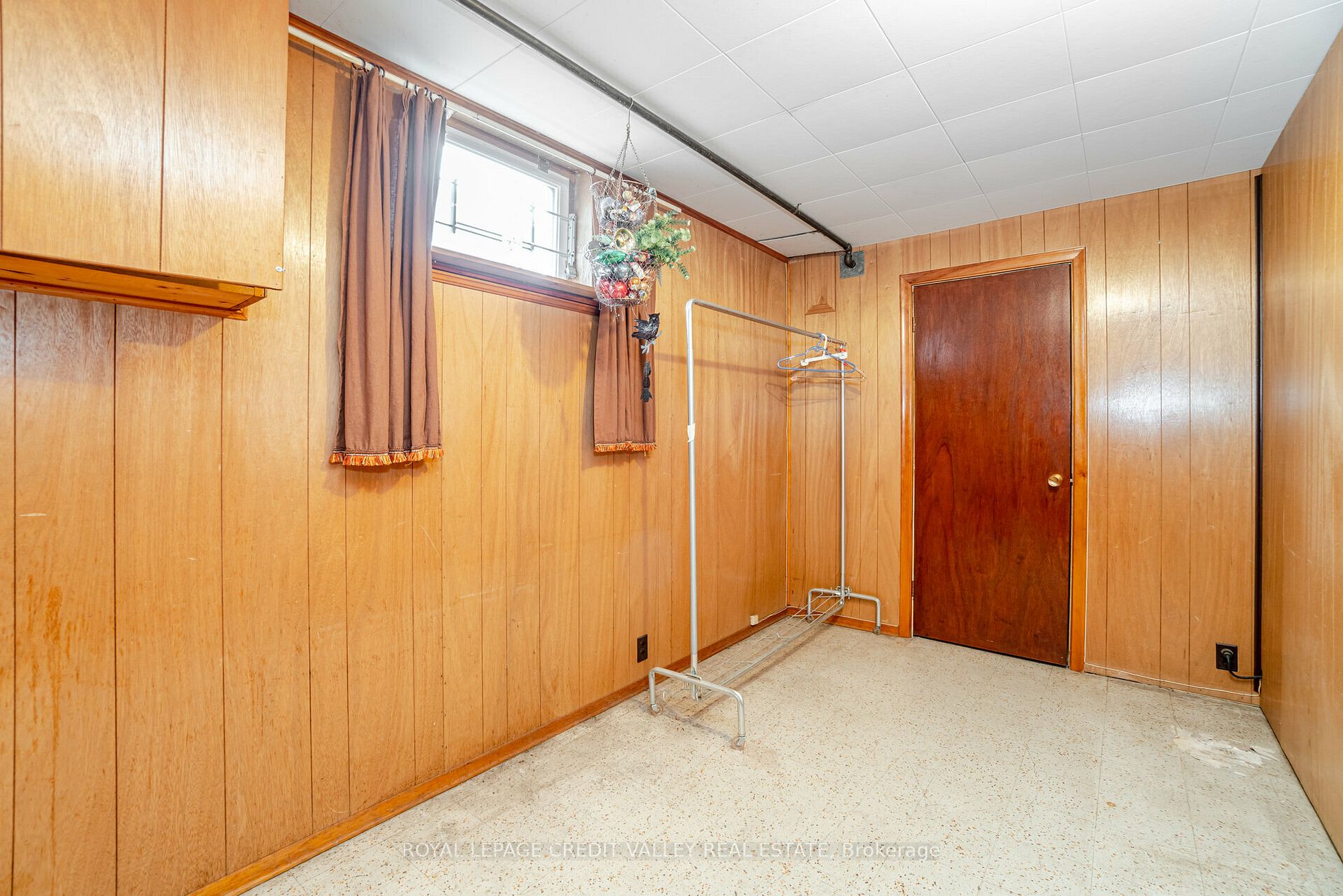 121 Denison Ave
