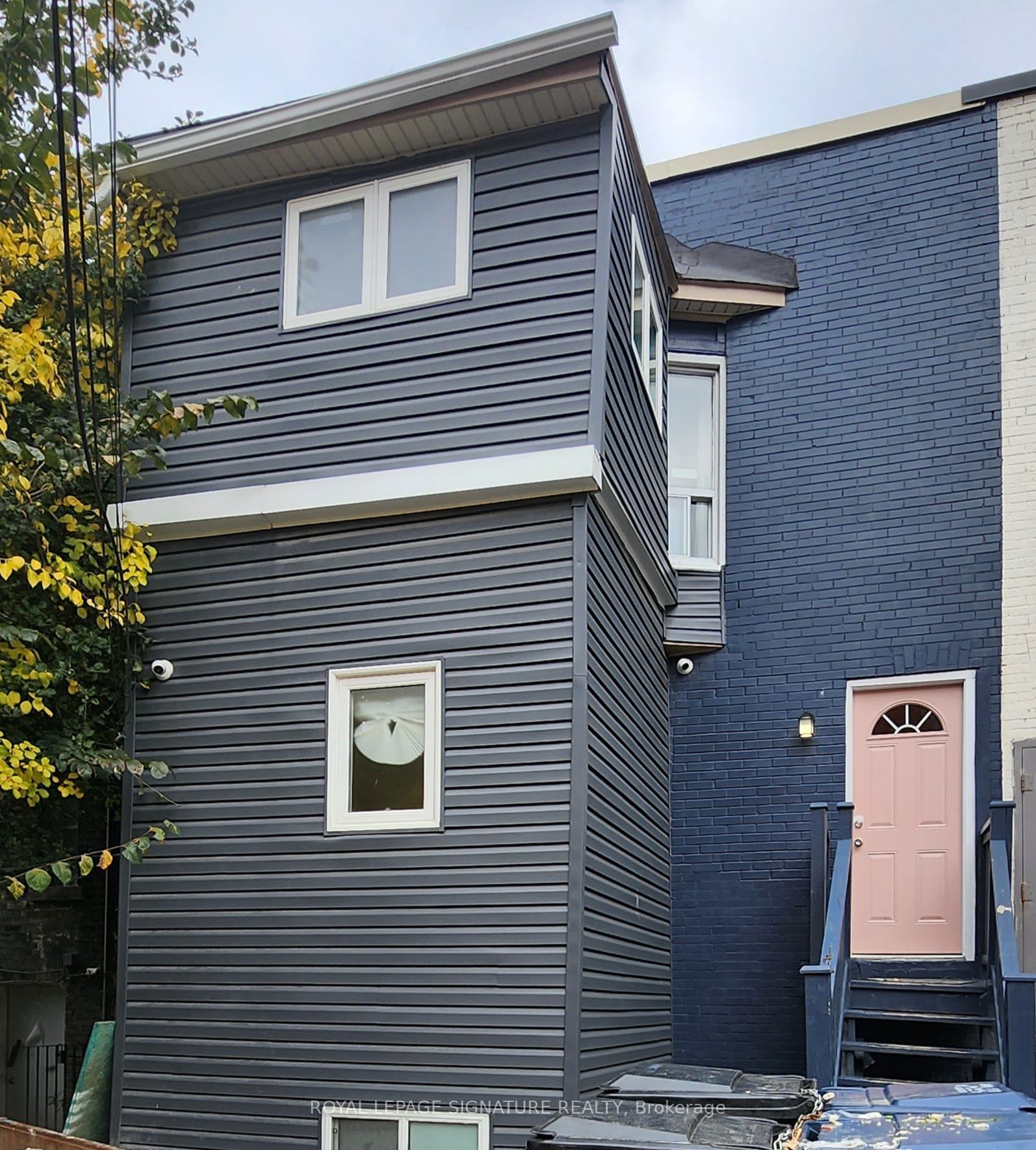 1267 King Street W