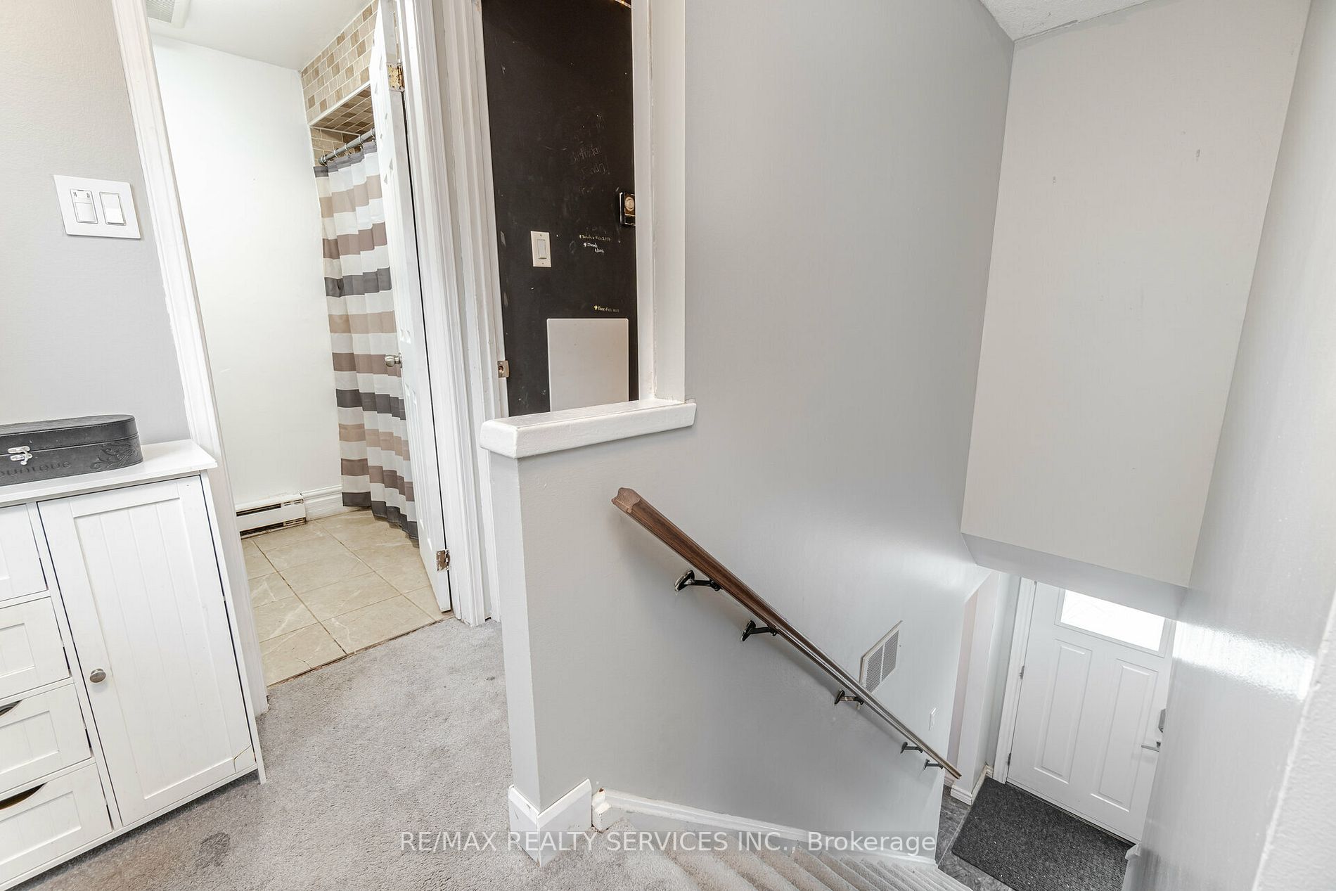 11 Habitat Sq