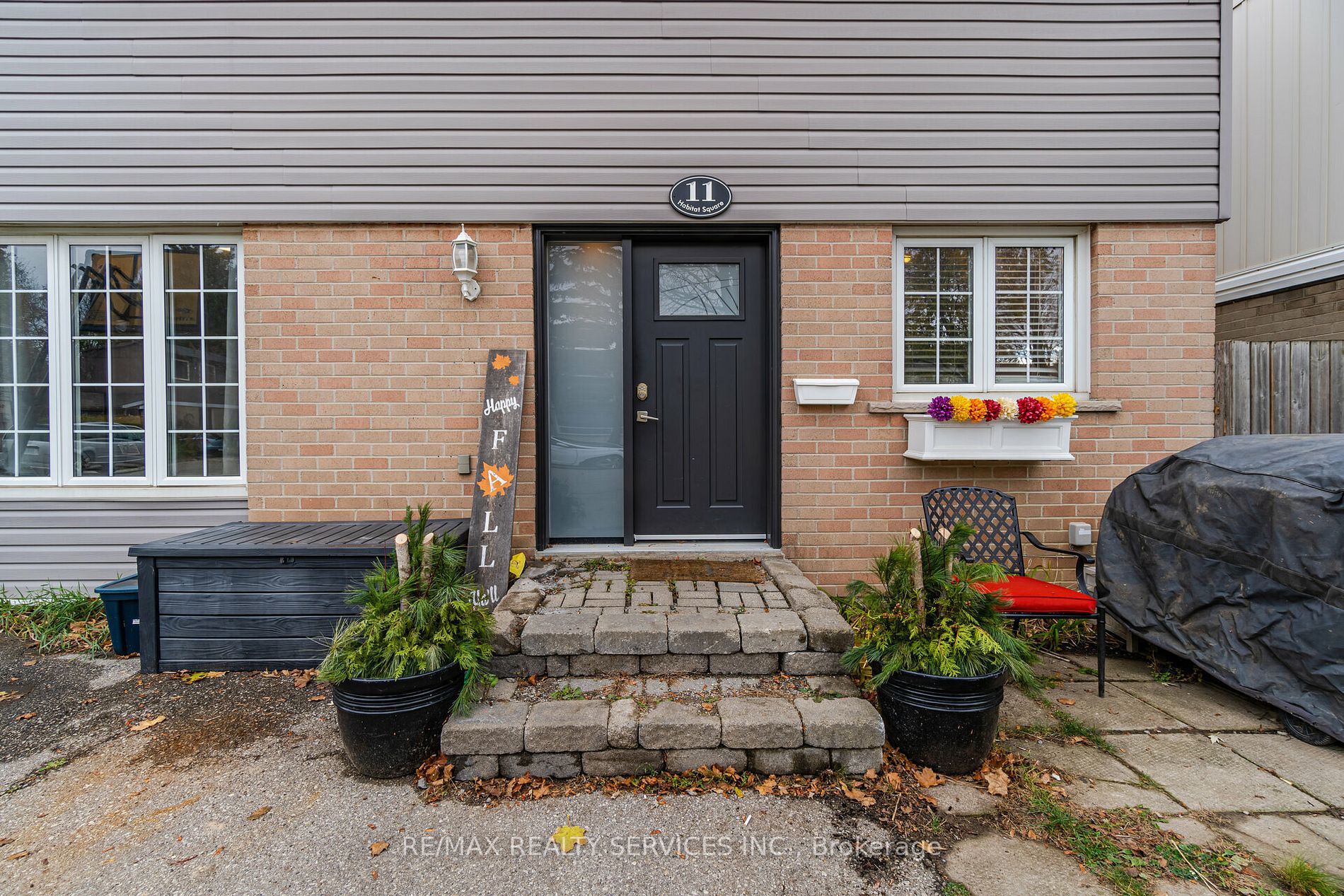 11 Habitat Sq