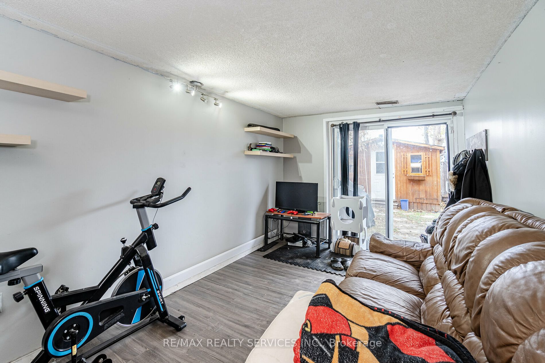11 Habitat Sq