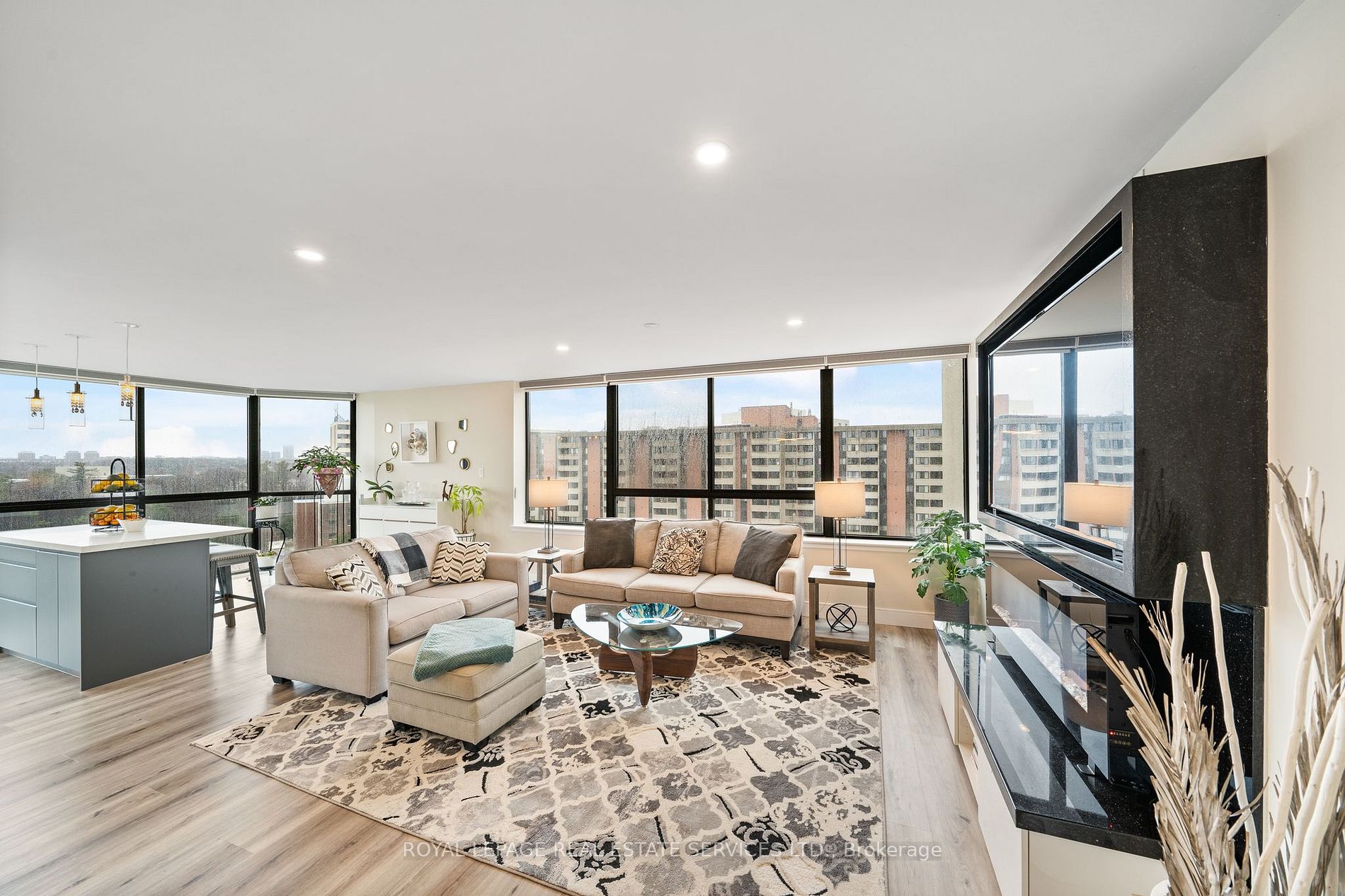 1240 Marlborough Crt, #1104