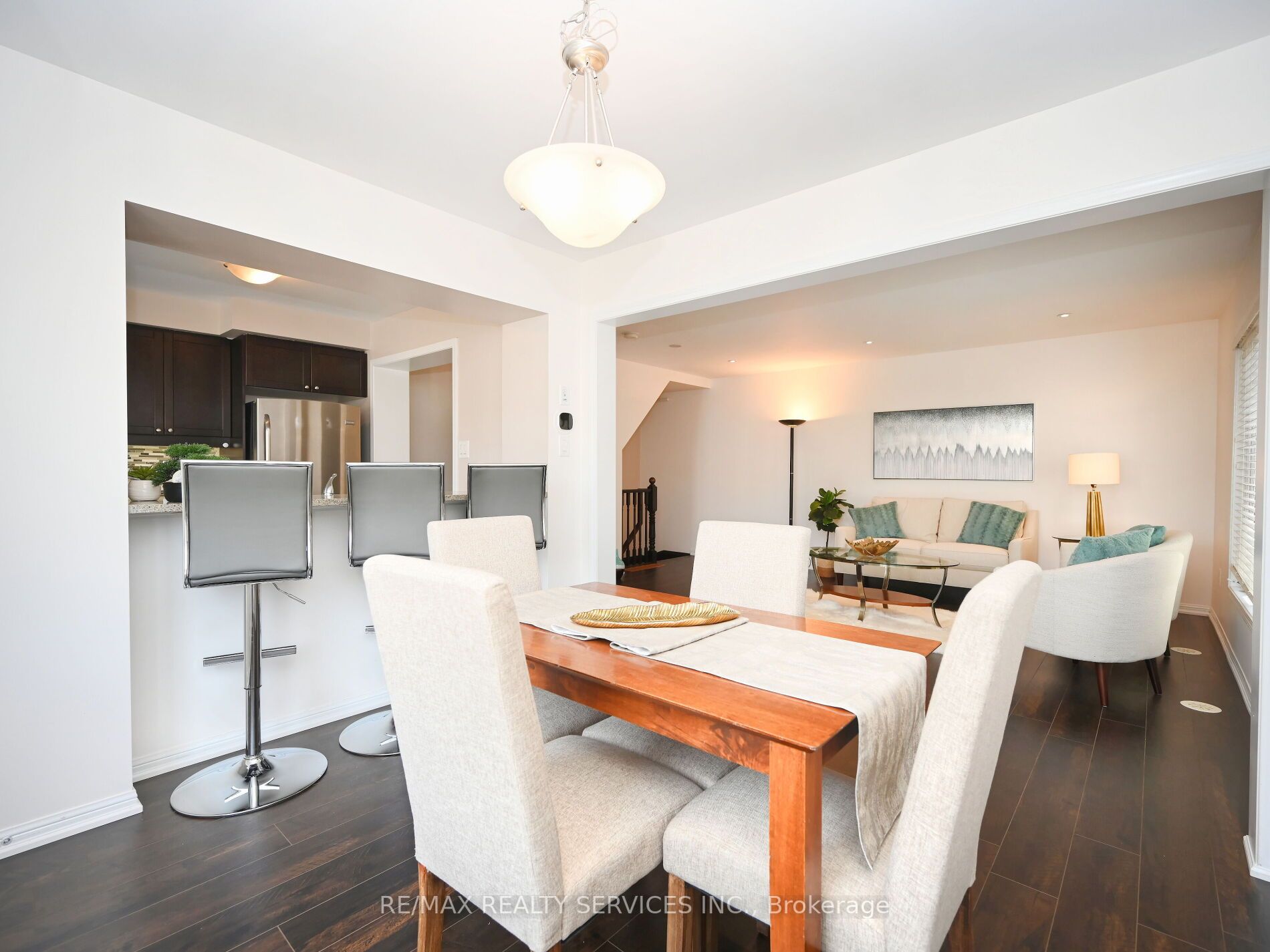 552 Attenborough Terr