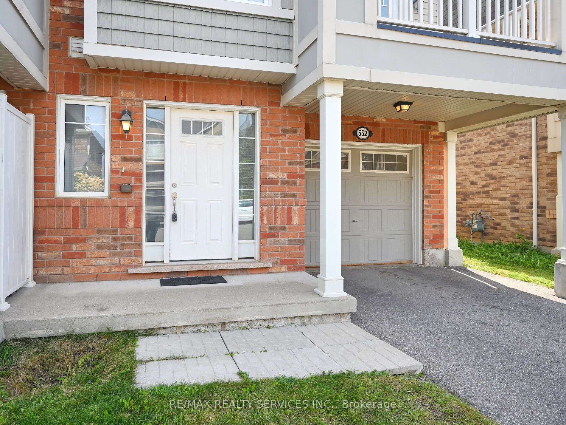 552 Attenborough Terr