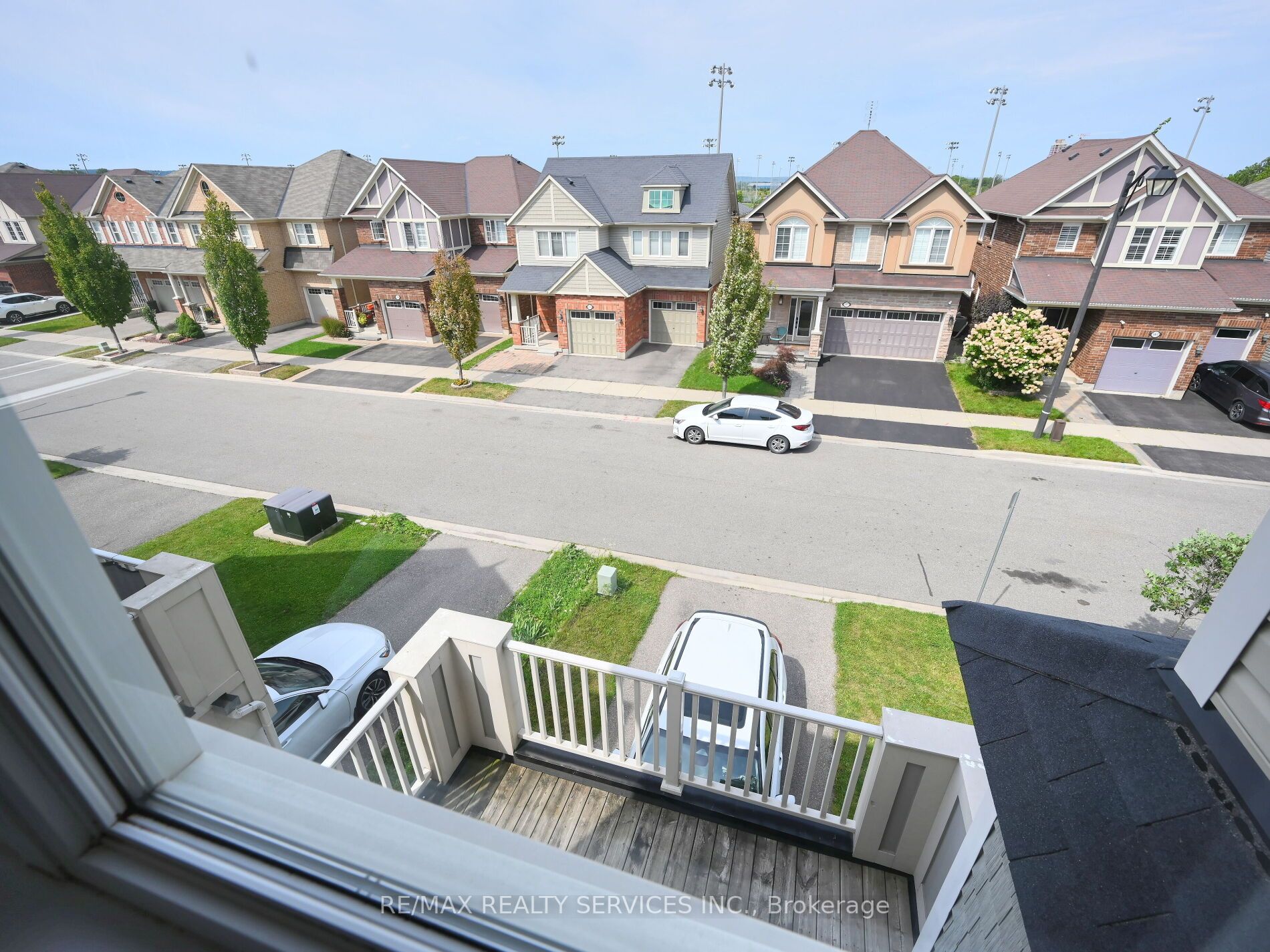 552 Attenborough Terr