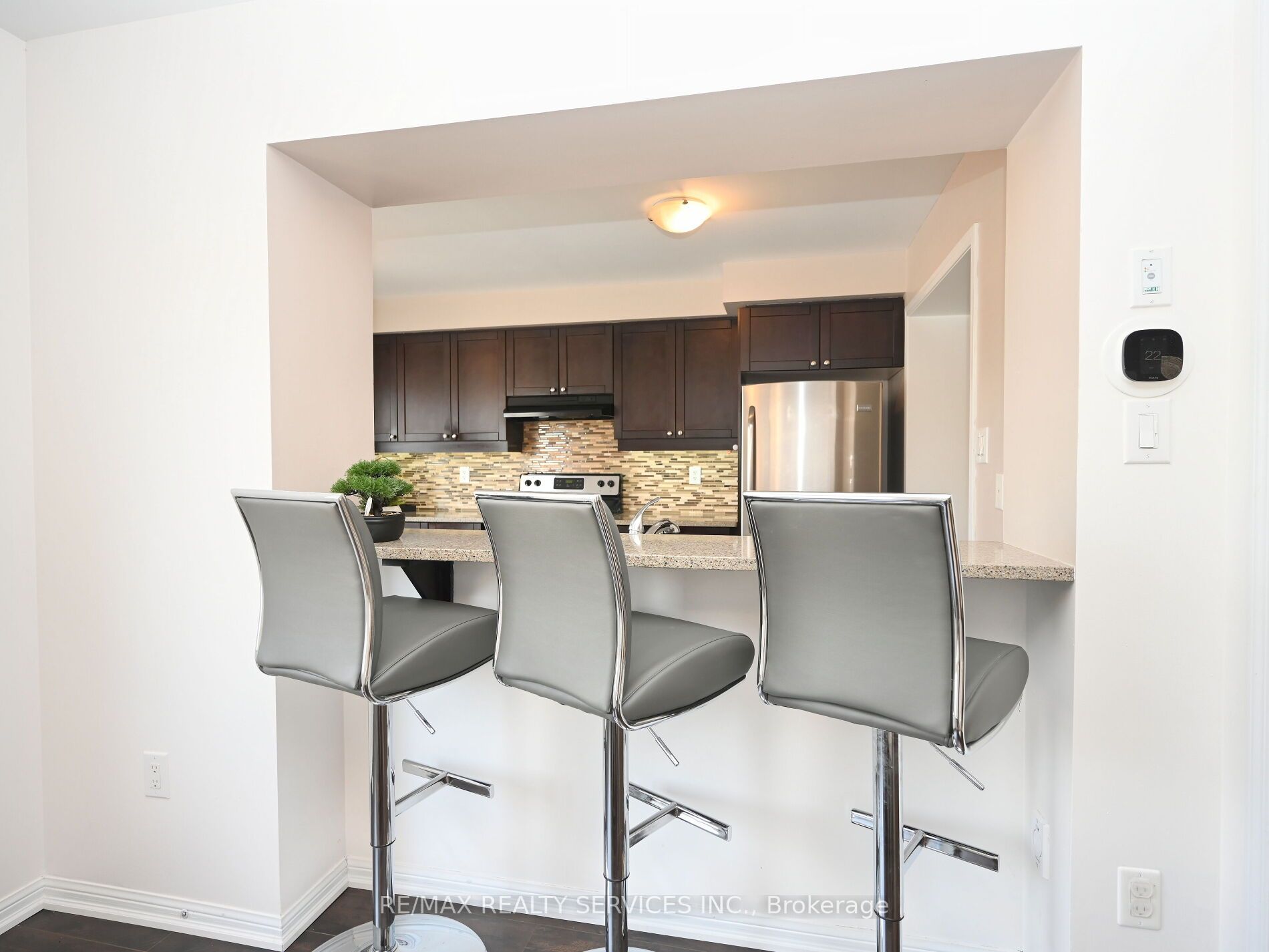 552 Attenborough Terr