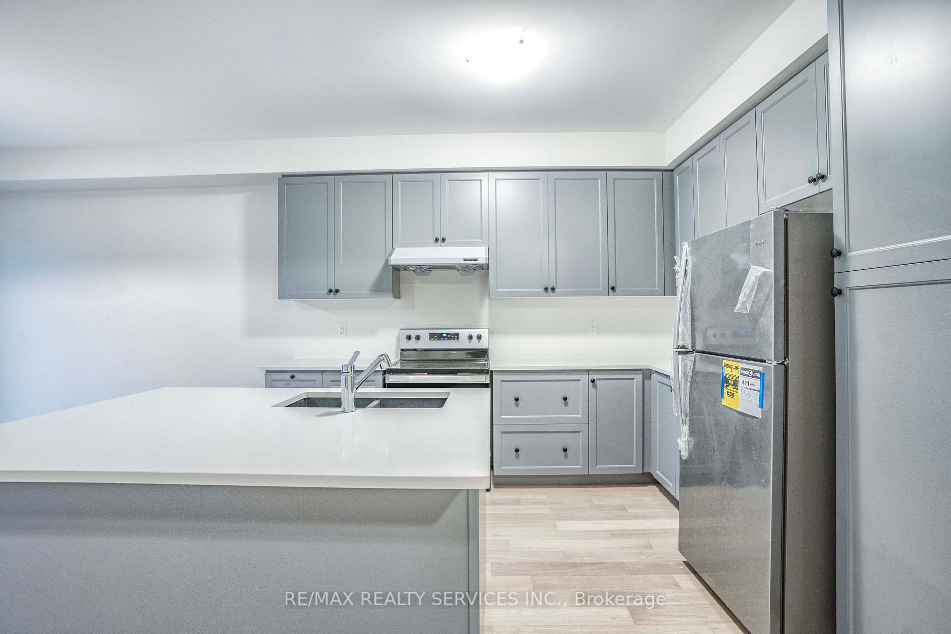 25 Calabria Dr