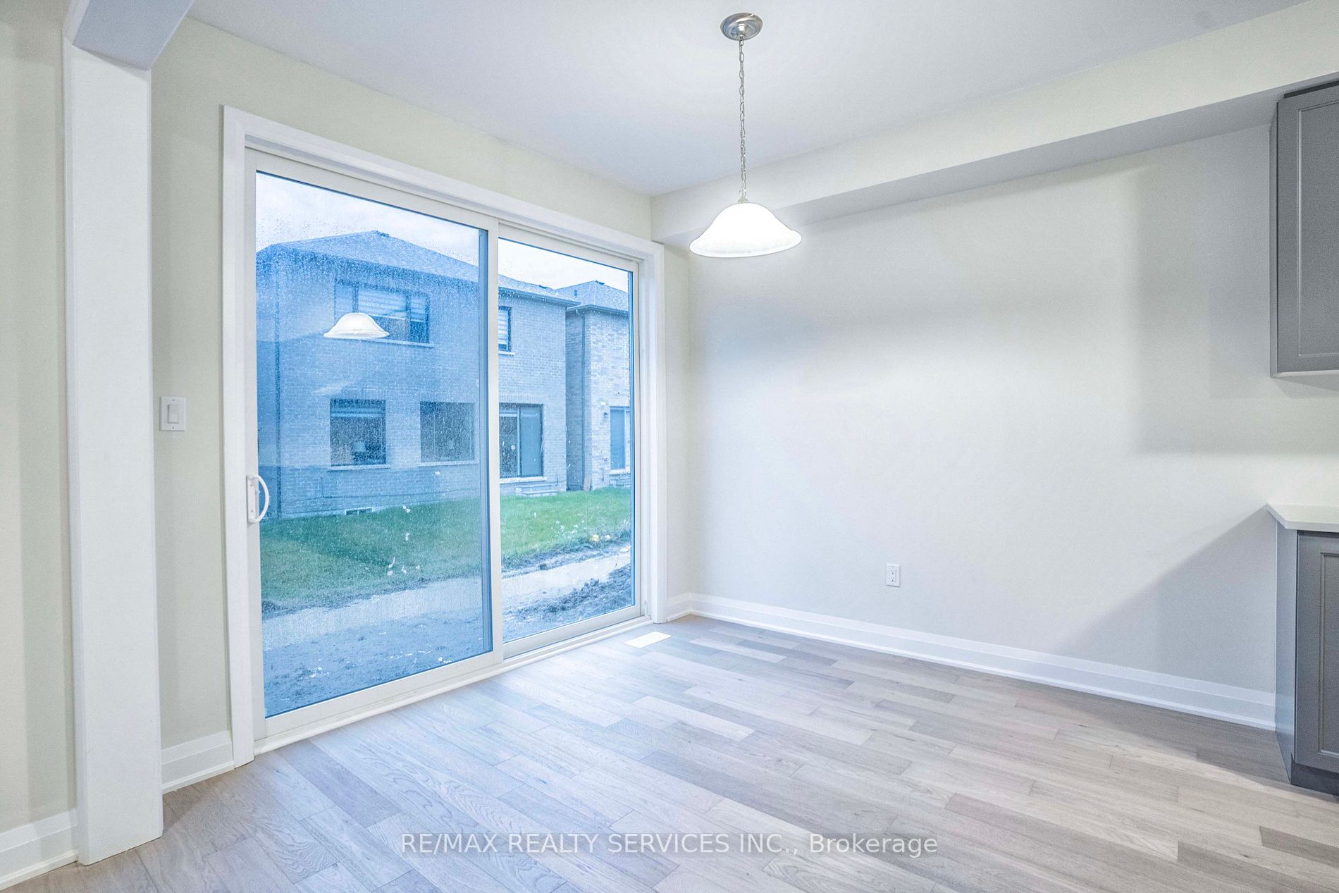 25 Calabria Dr