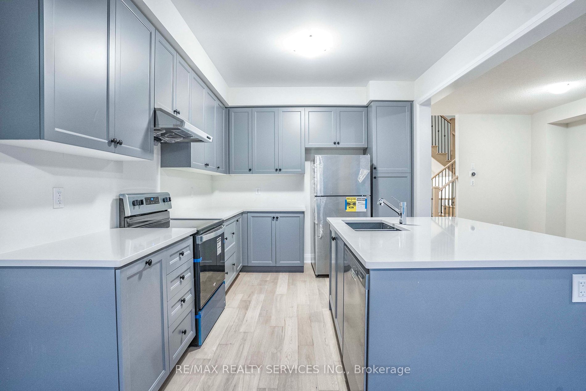25 Calabria Dr