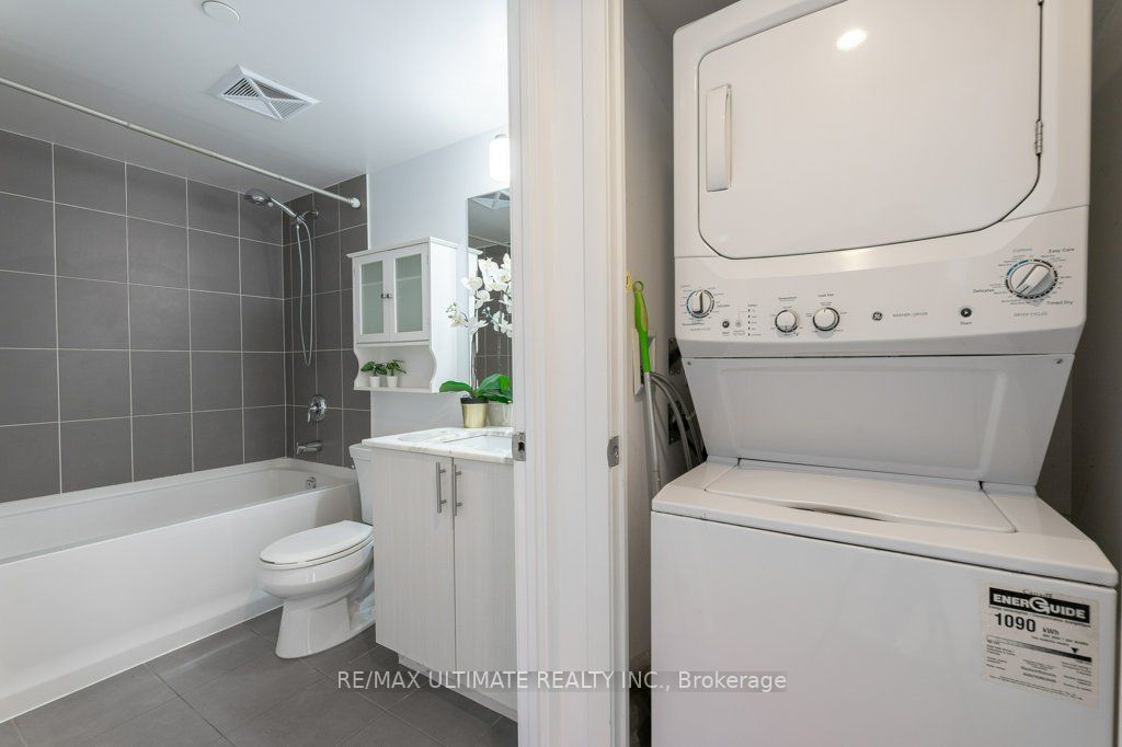 830 Lawrence Ave W, #909