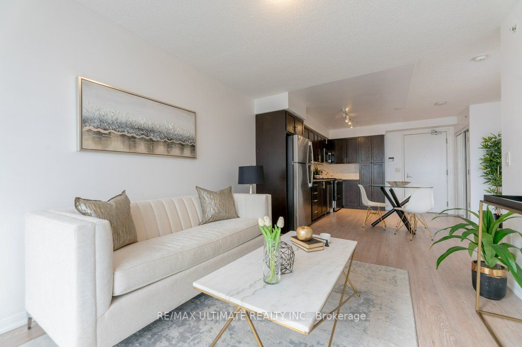 830 Lawrence Ave W, #909