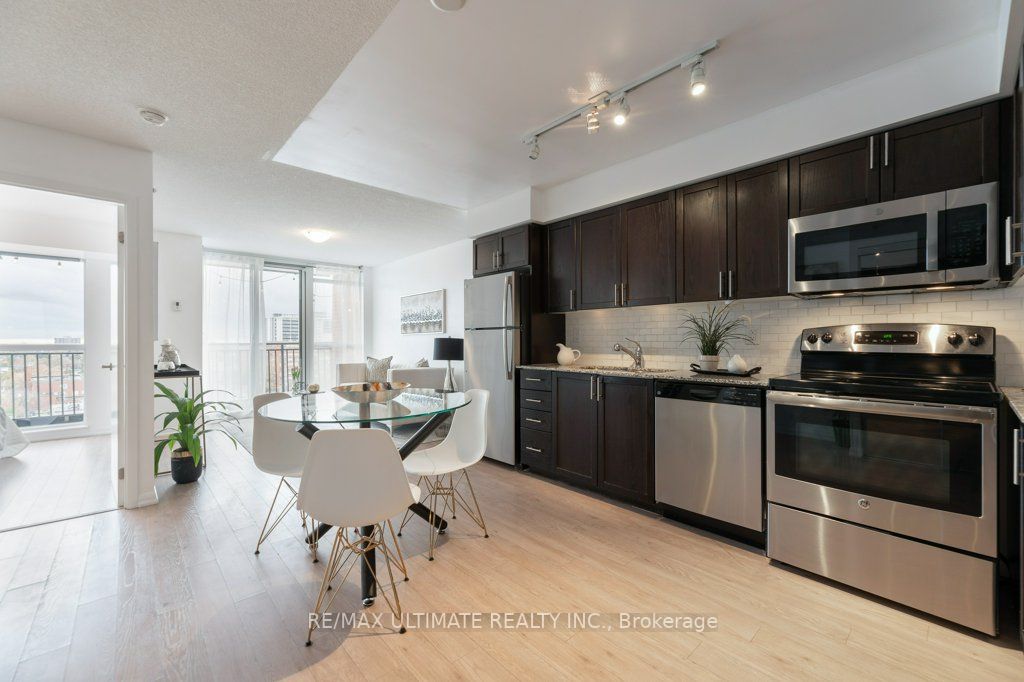 830 Lawrence Ave W, #909