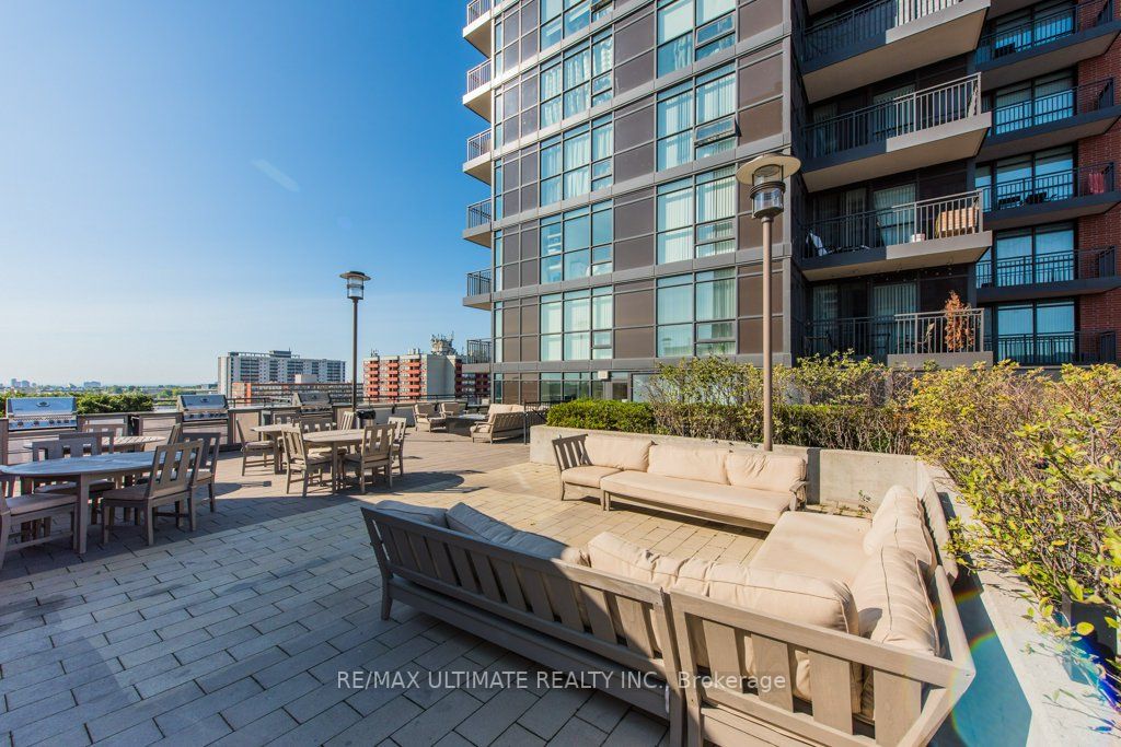 830 Lawrence Ave W, #909