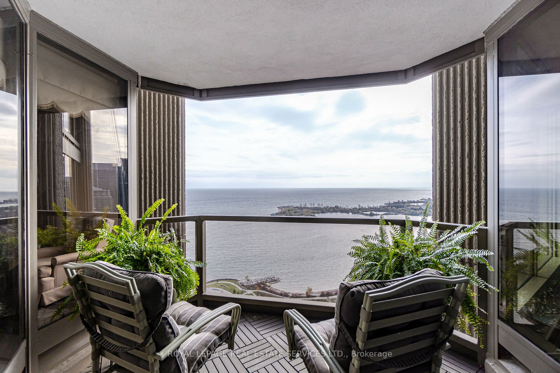 2045 Lake Shore Blvd W, #3207
