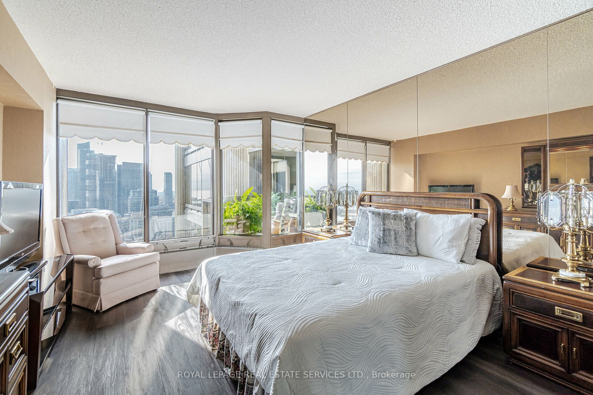 2045 Lake Shore Blvd W, #3207