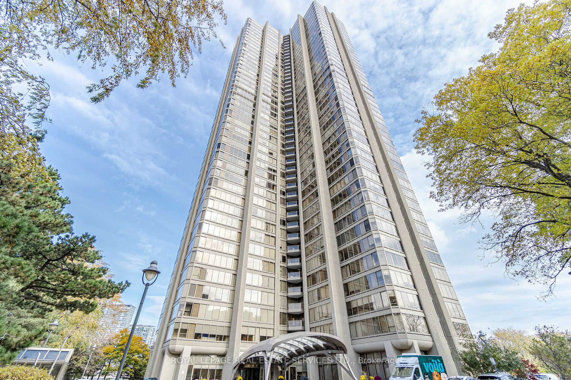 2045 Lake Shore Blvd W, #3207