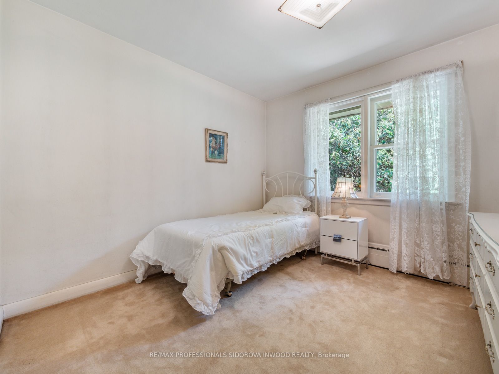 81 Ellis Ave