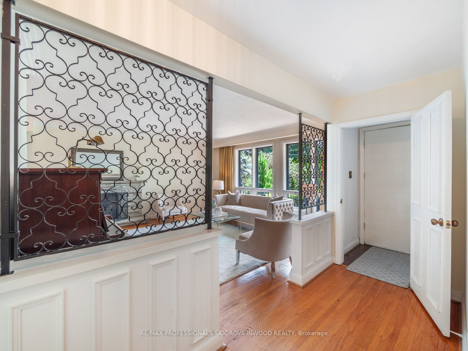 81 Ellis Ave