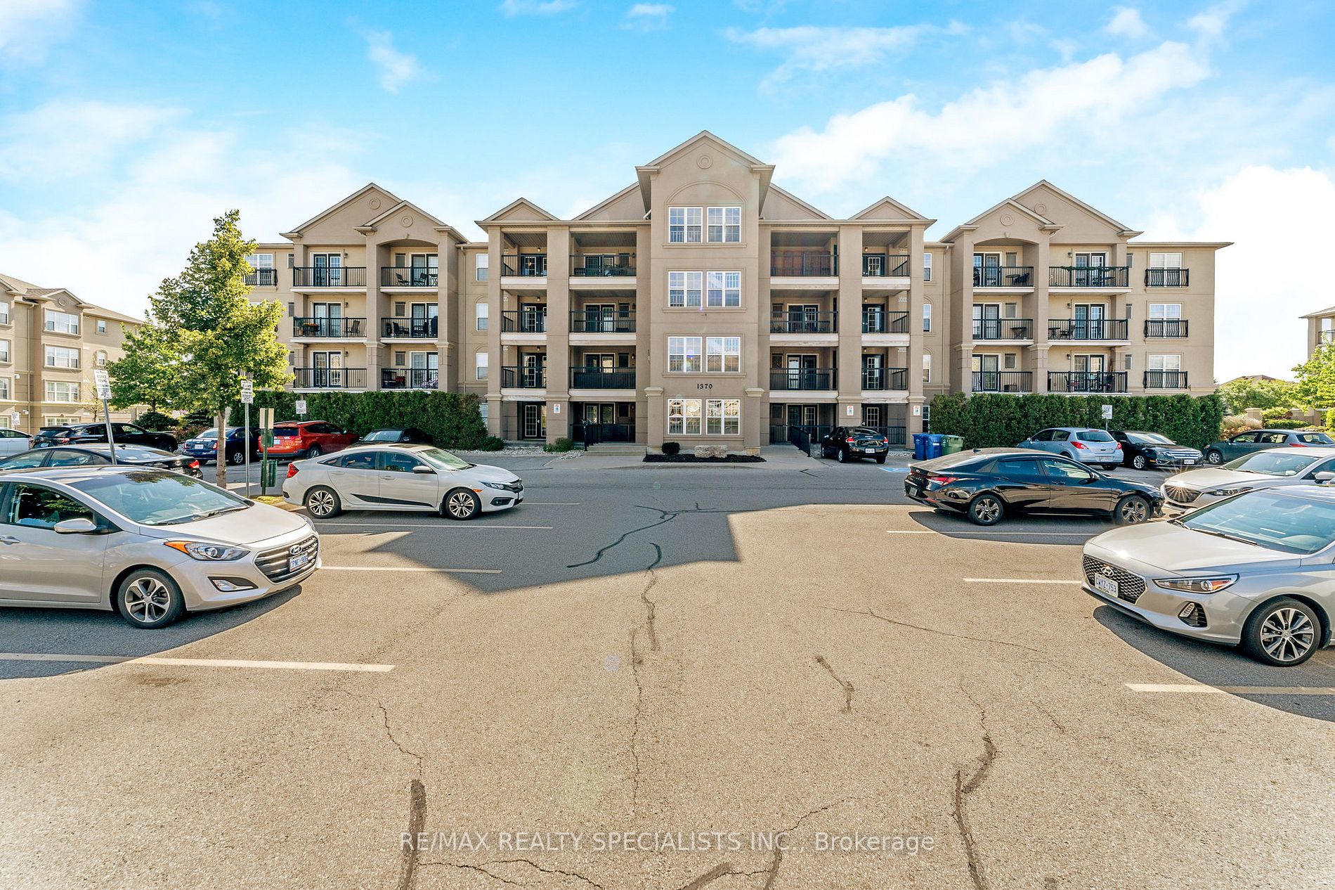 1370 Main Street E, #202