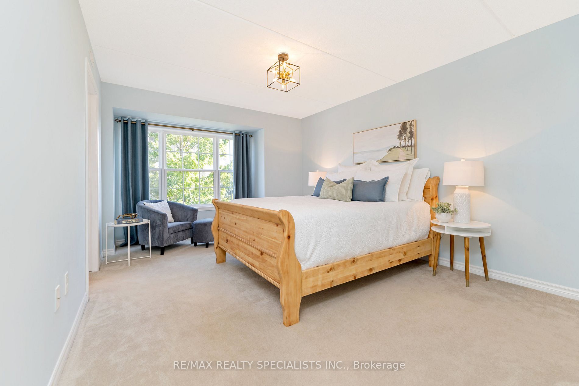 1370 Main Street E, #202