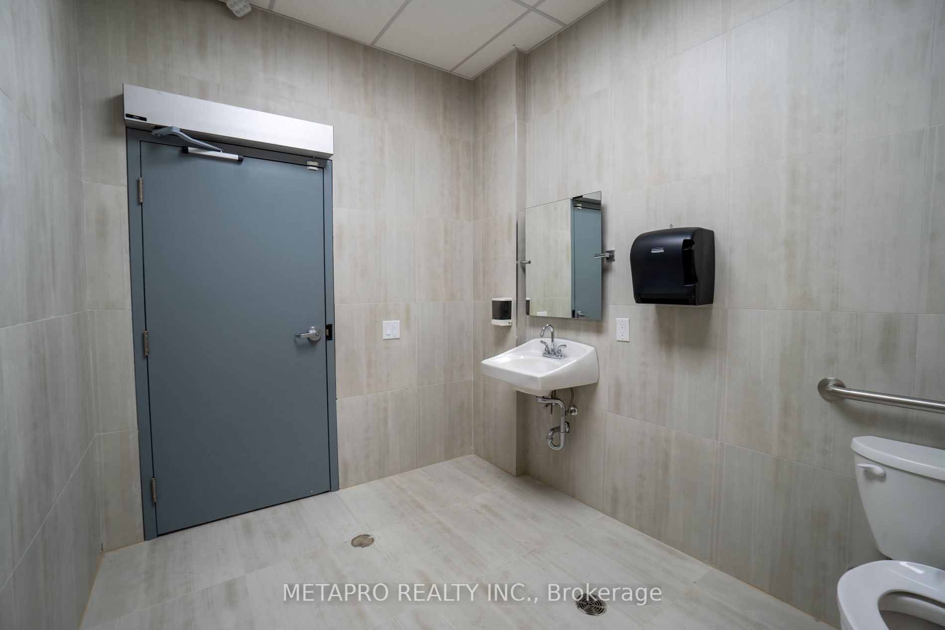 1670 North Service Rd E, #107