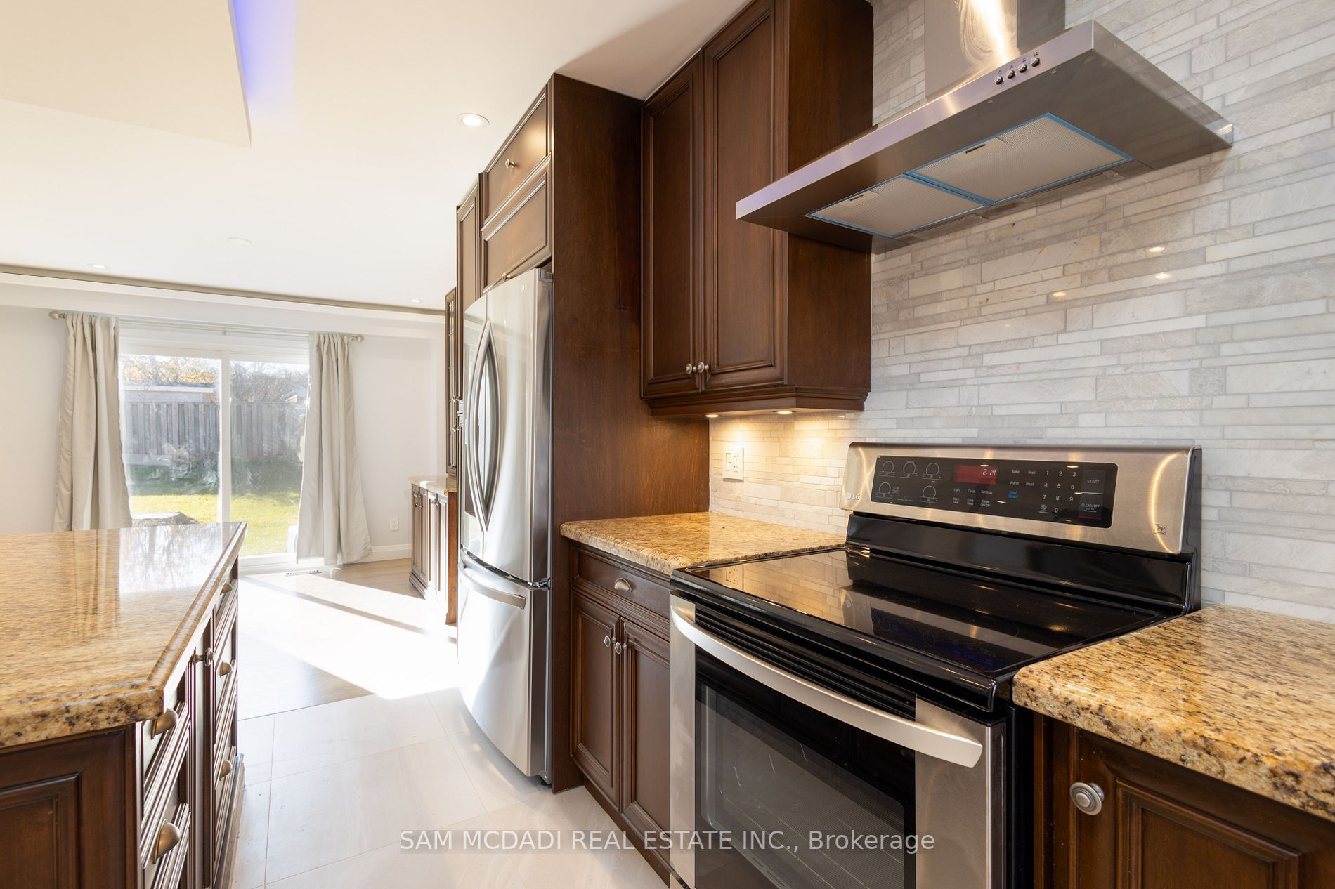 3443 Autumnleaf Cres
