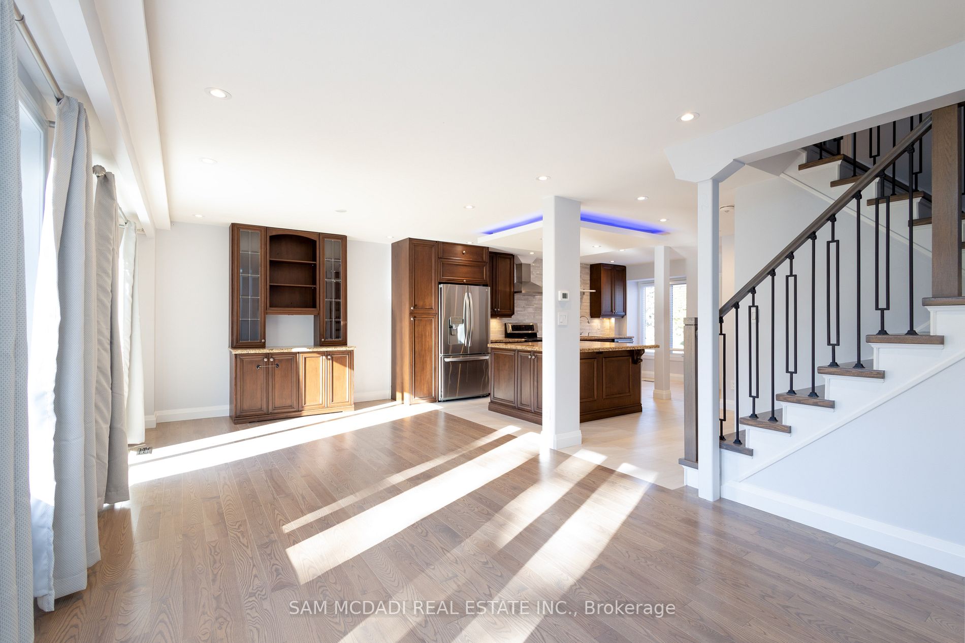 3443 Autumnleaf Cres