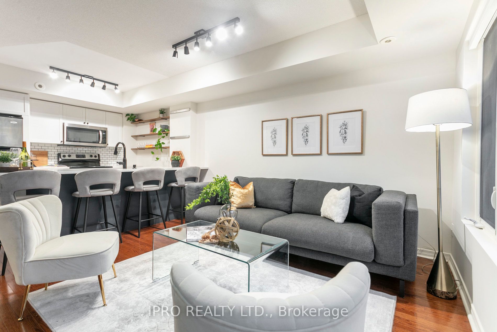 20 Elsie Lane, #221