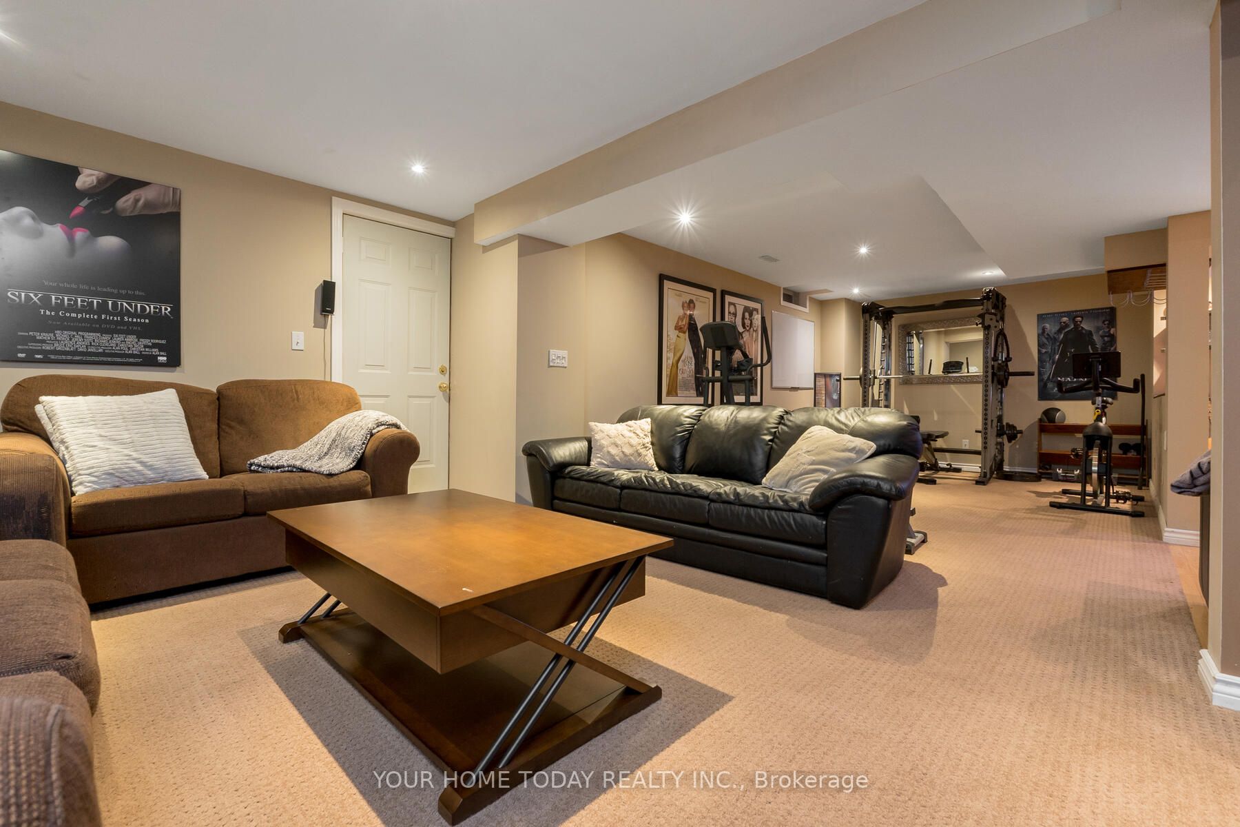 14 Chaplin Cres