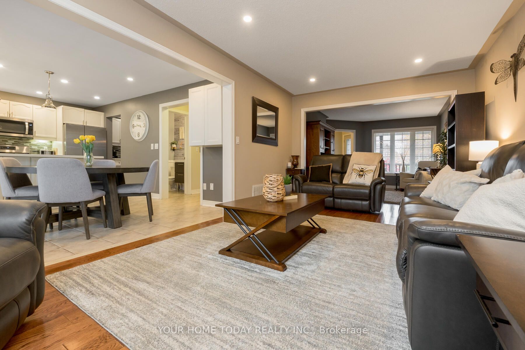 14 Chaplin Cres