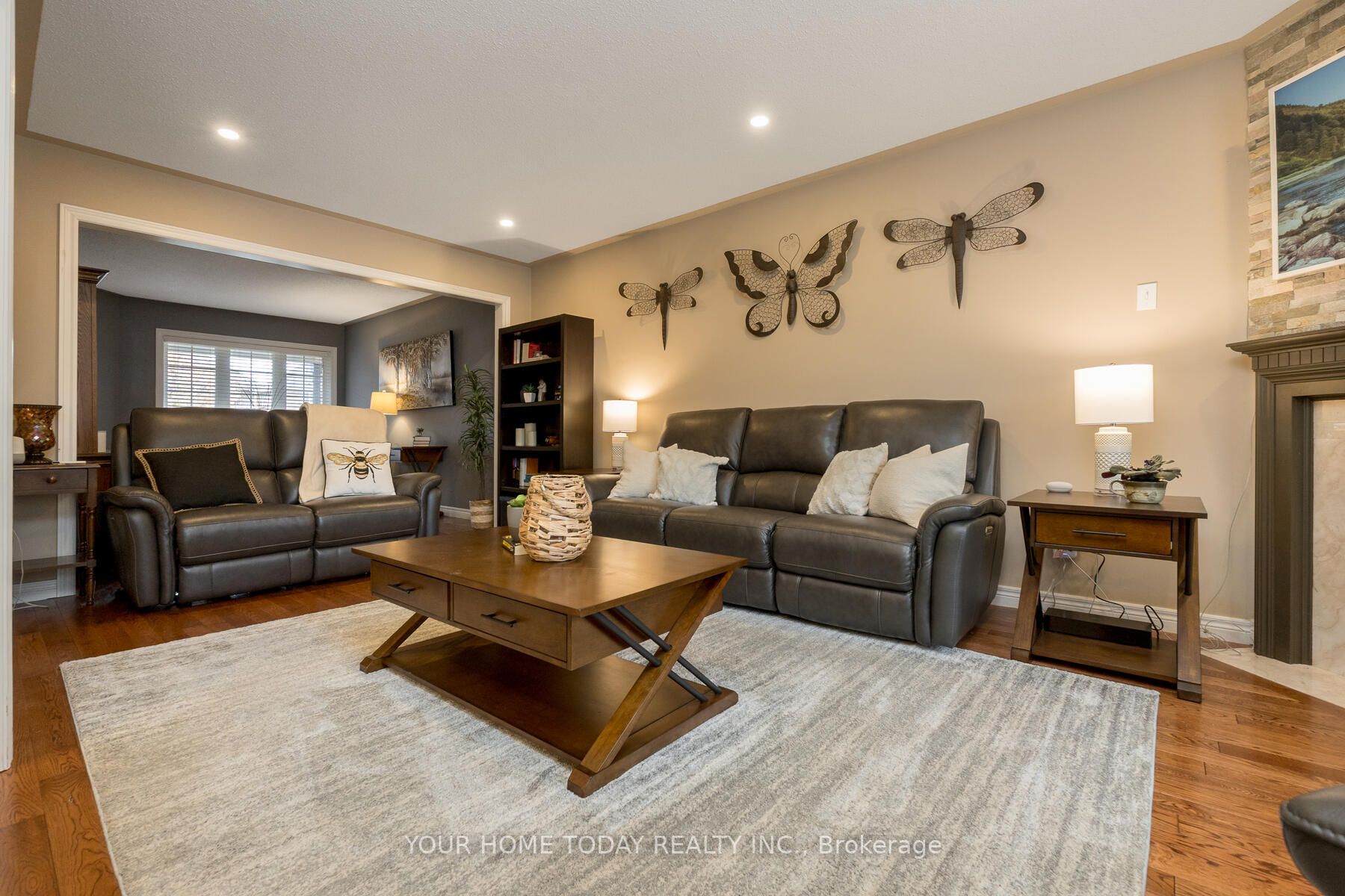 14 Chaplin Cres