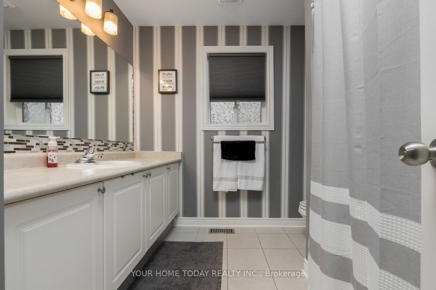 14 Chaplin Cres