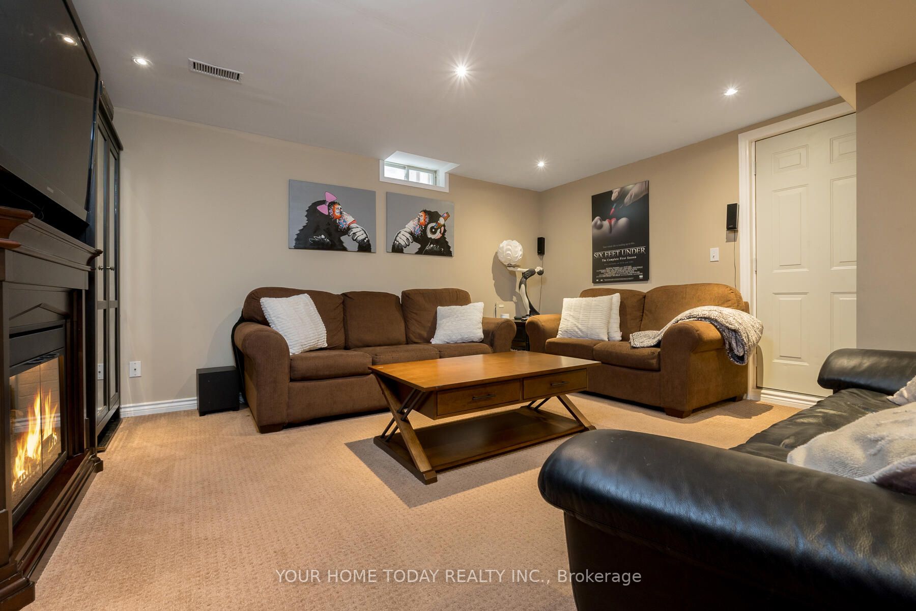 14 Chaplin Cres