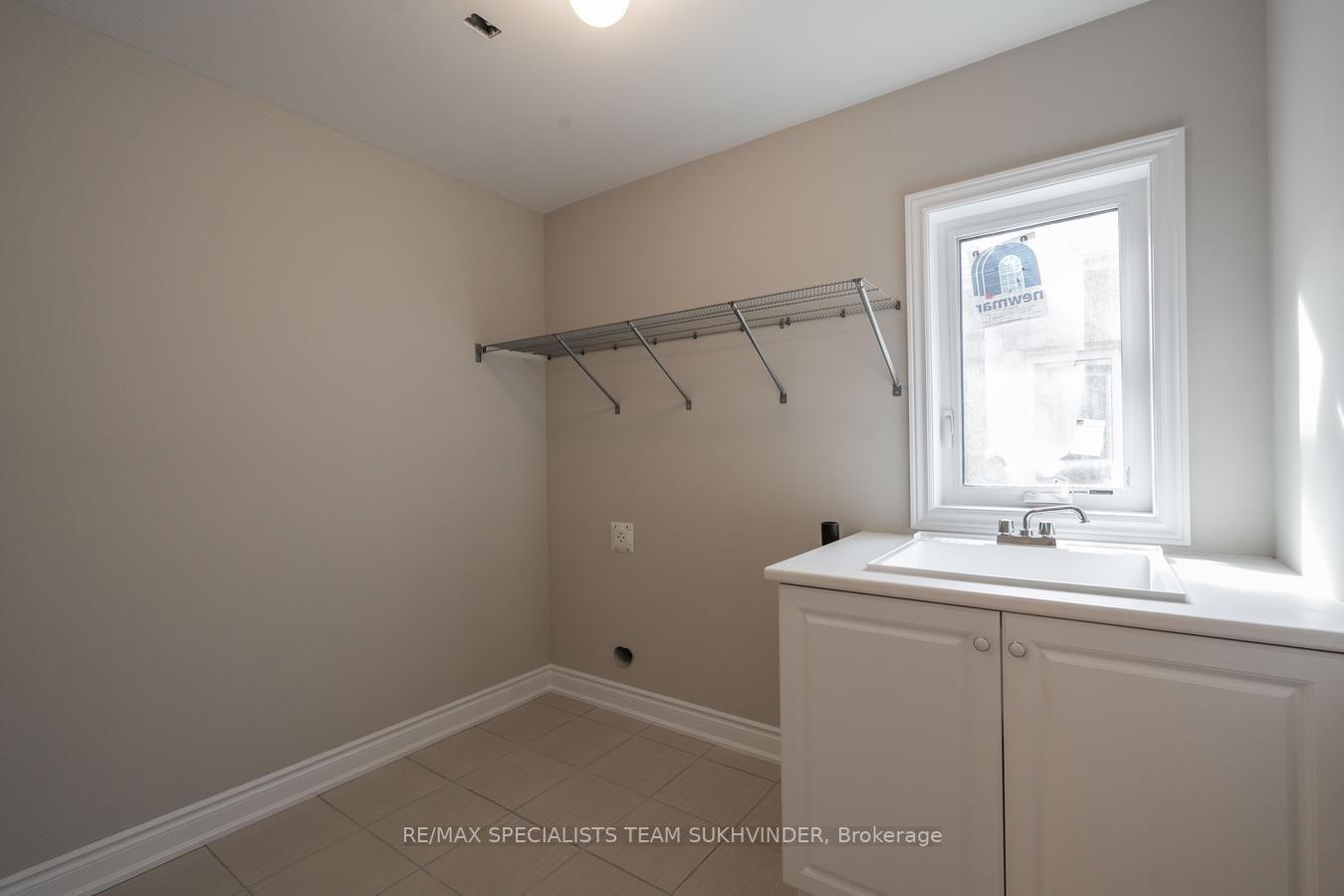271 Thornbush Blvd