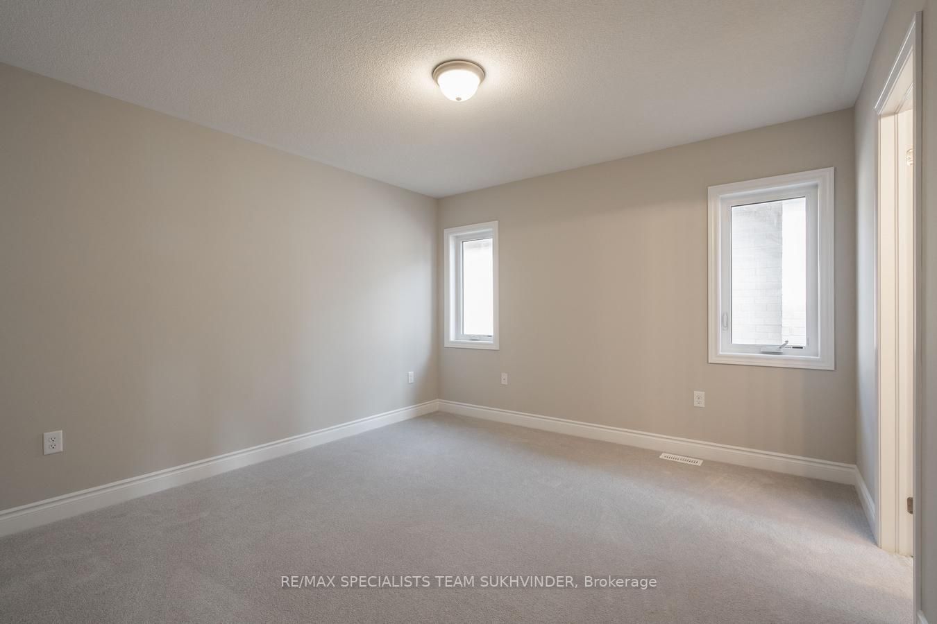 271 Thornbush Blvd