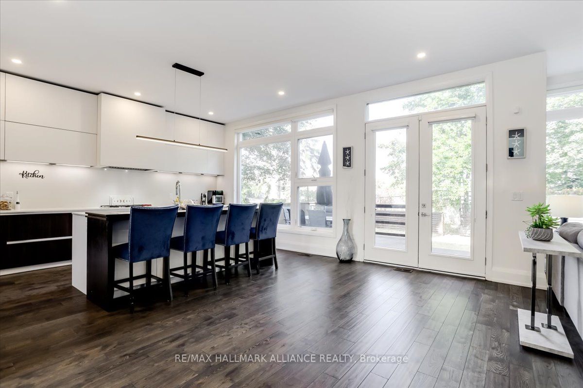 1037 Melvin Ave