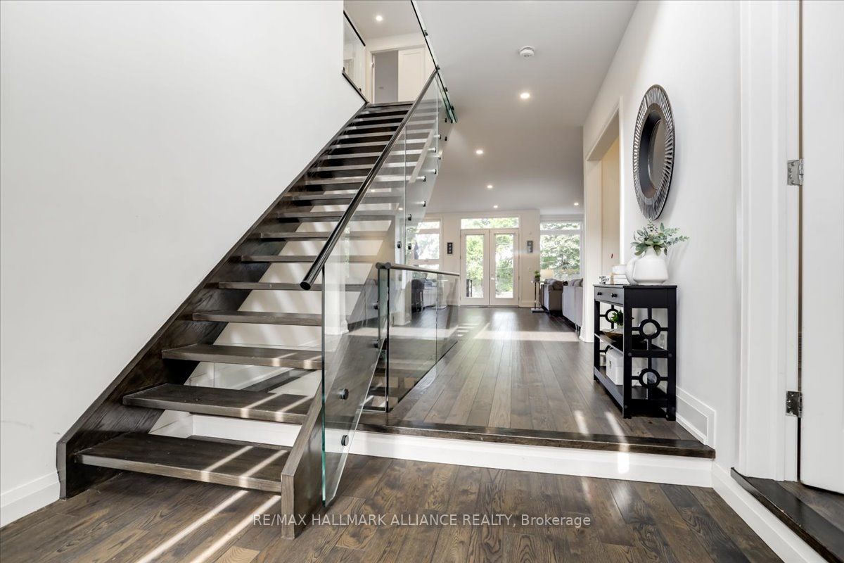 1037 Melvin Ave