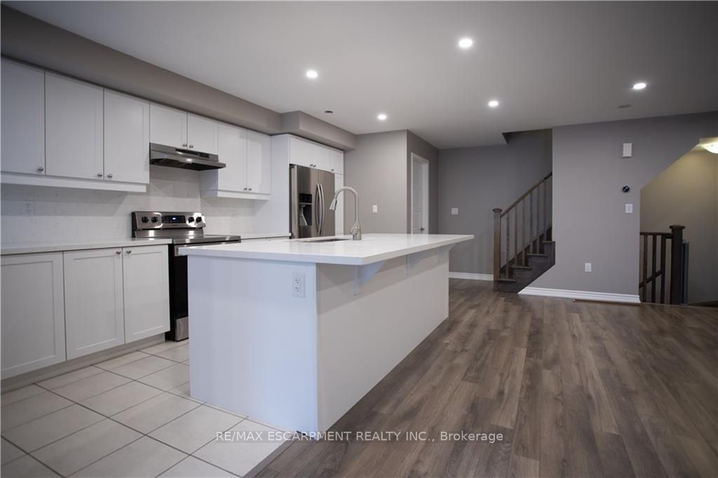 560 Allport Gate