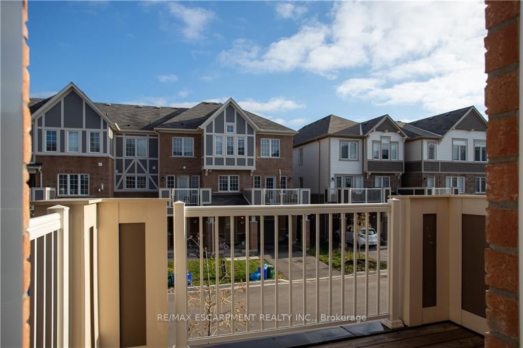 560 Allport Gate