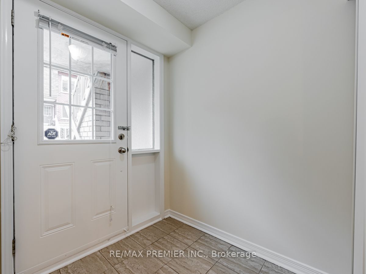 25 Turntable Cres, #136
