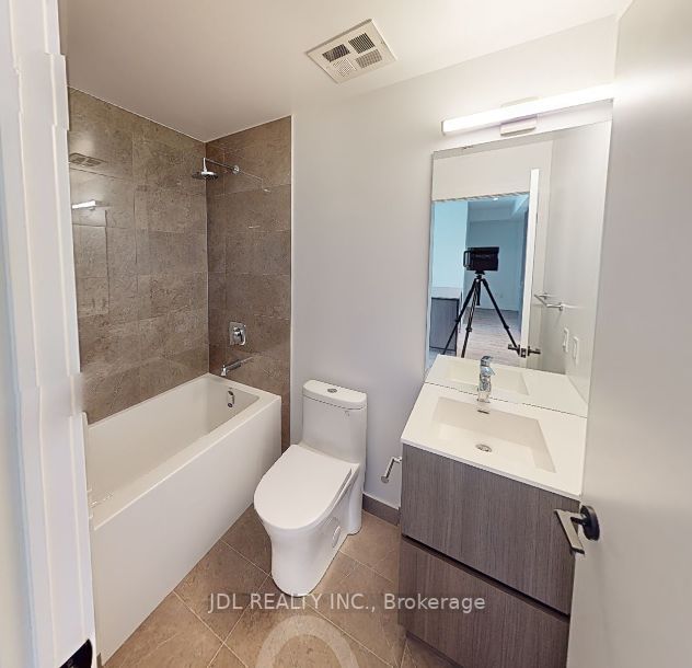 215 Lakeshore Road W #519