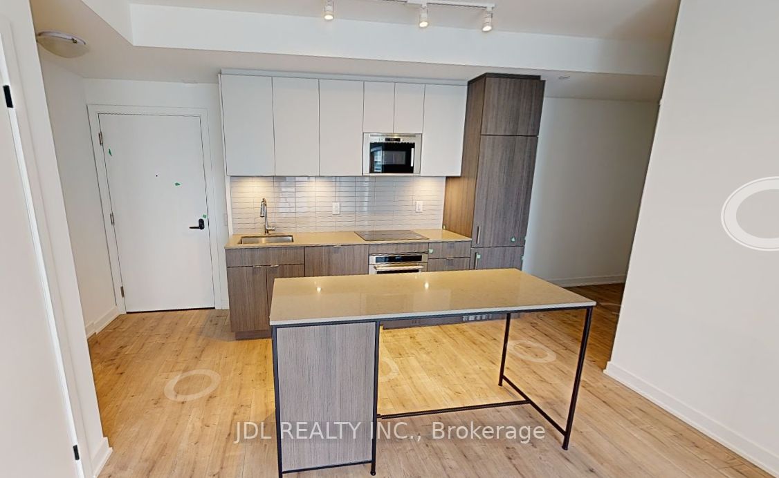 215 Lakeshore Road W #519