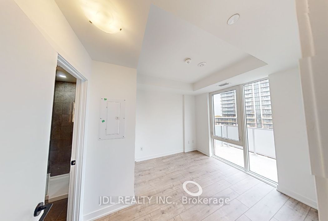 215 Lakeshore Road W #519