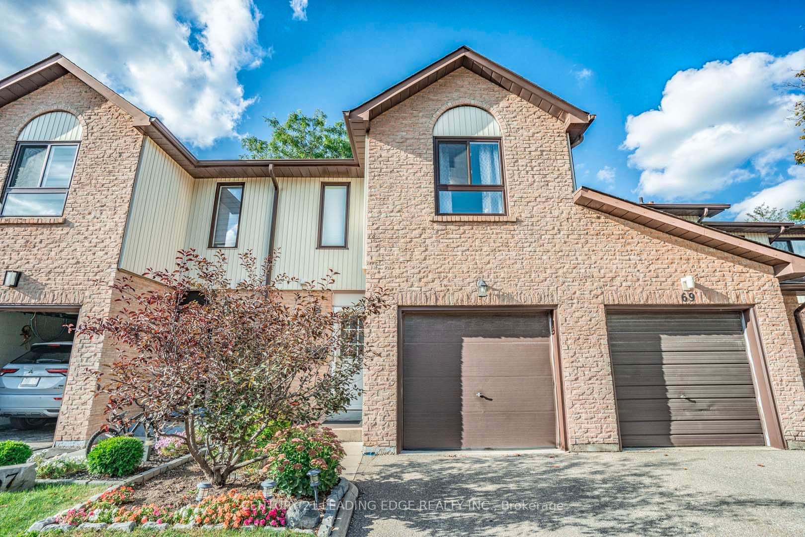 68 Foster Cres, #68