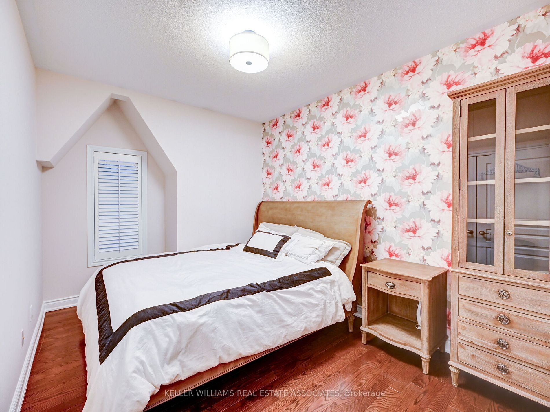 28 Harborn Rd