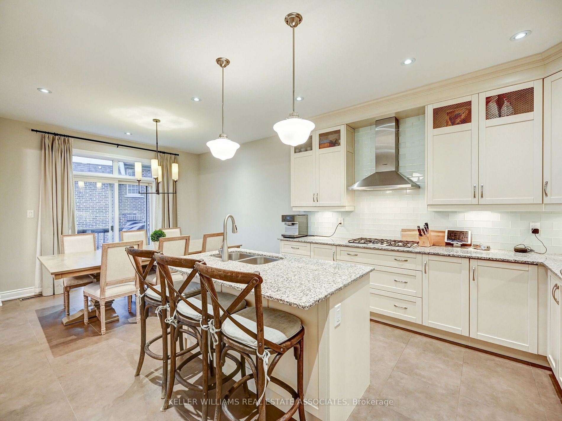 28 Harborn Rd