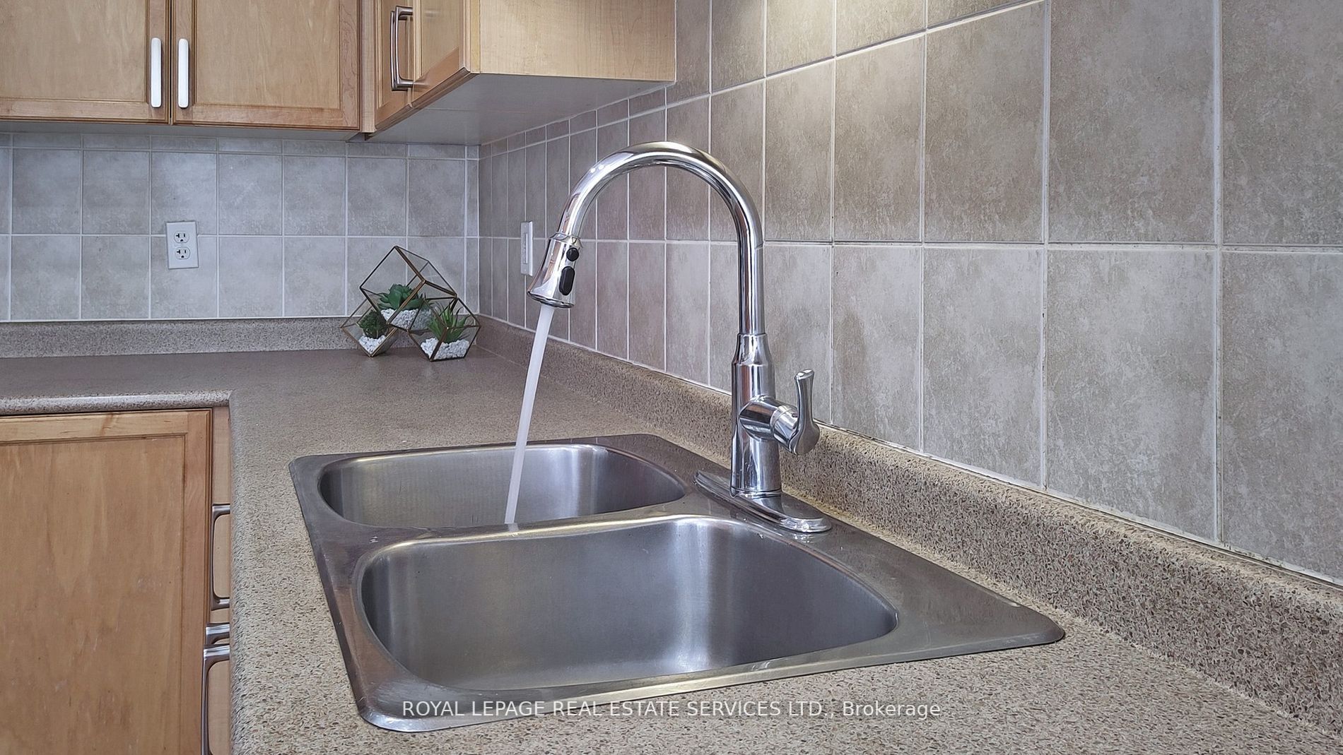 3950 Erin Centre Boulevard, #36