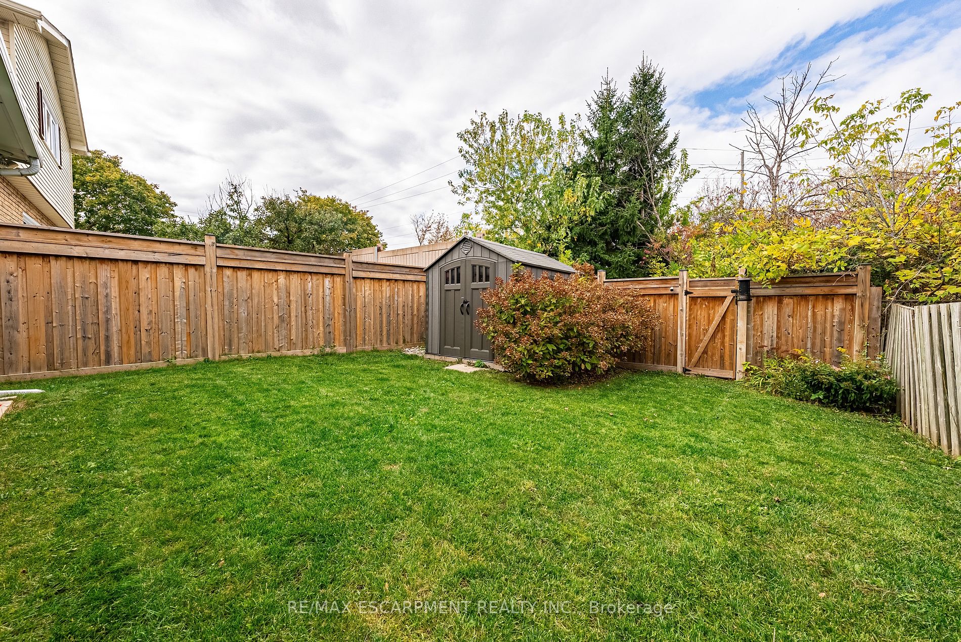 3083 Fontana Crt