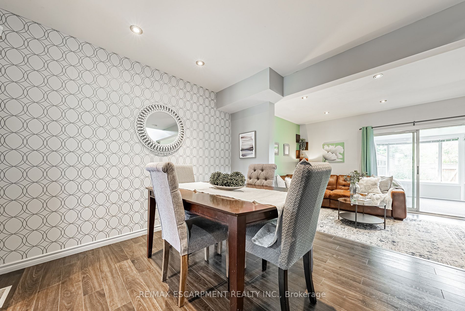 3083 Fontana Crt